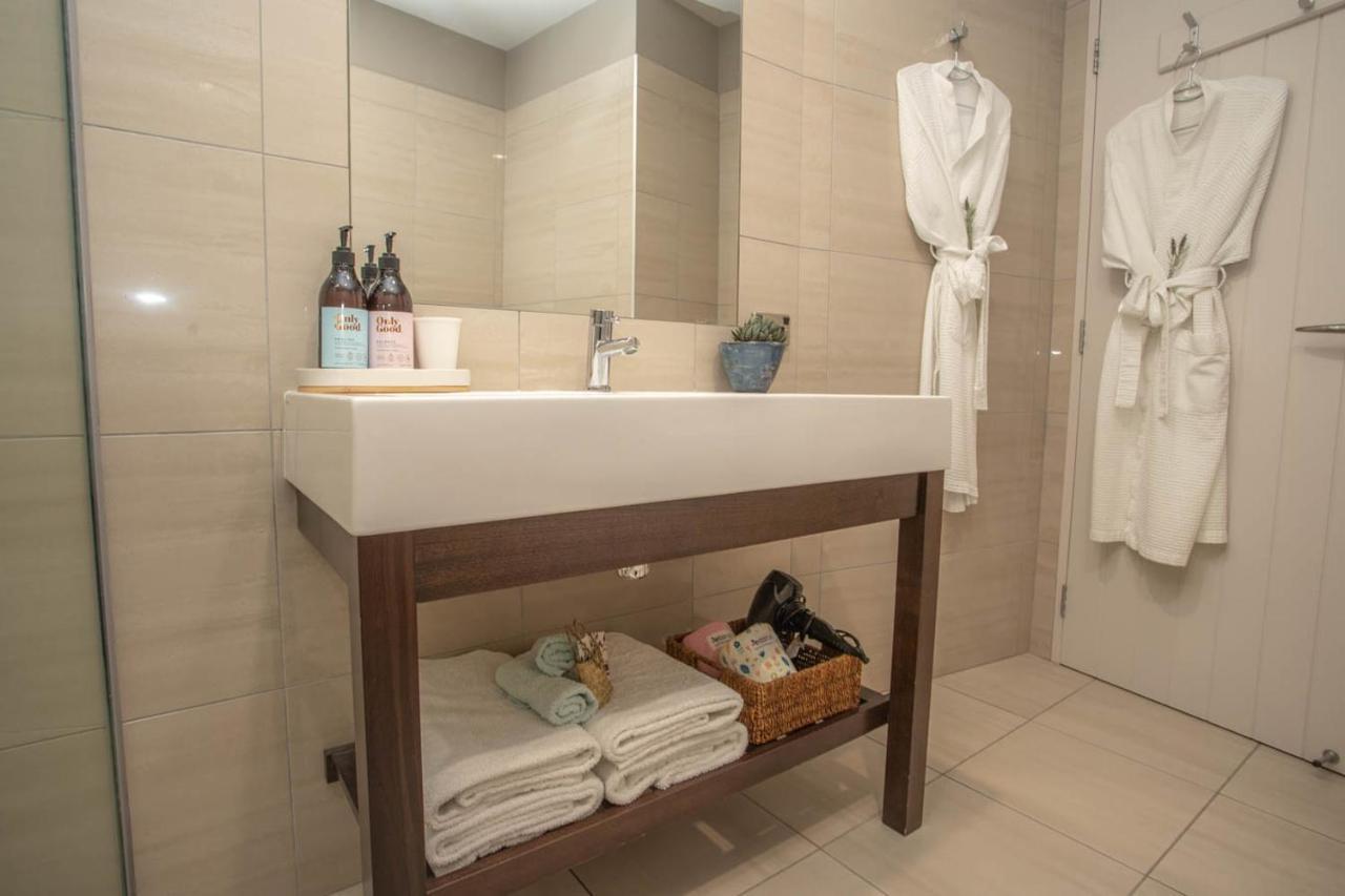 Dunluce Boutique B&B เทอาเนา ภายนอก รูปภาพ