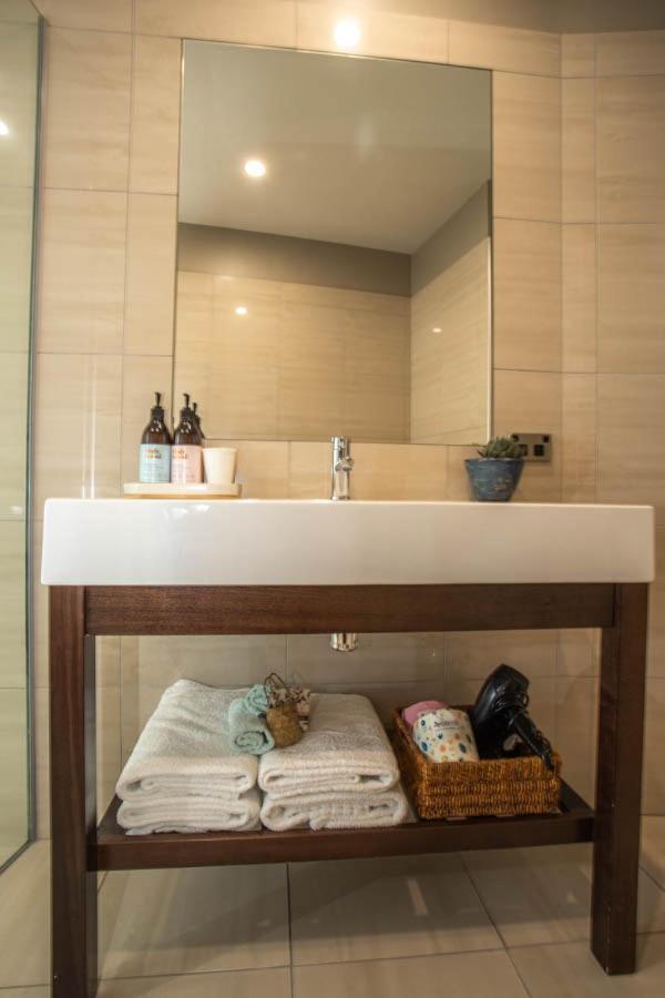 Dunluce Boutique B&B เทอาเนา ภายนอก รูปภาพ