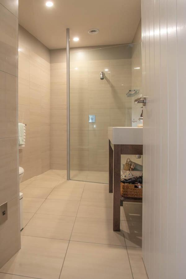 Dunluce Boutique B&B เทอาเนา ภายนอก รูปภาพ