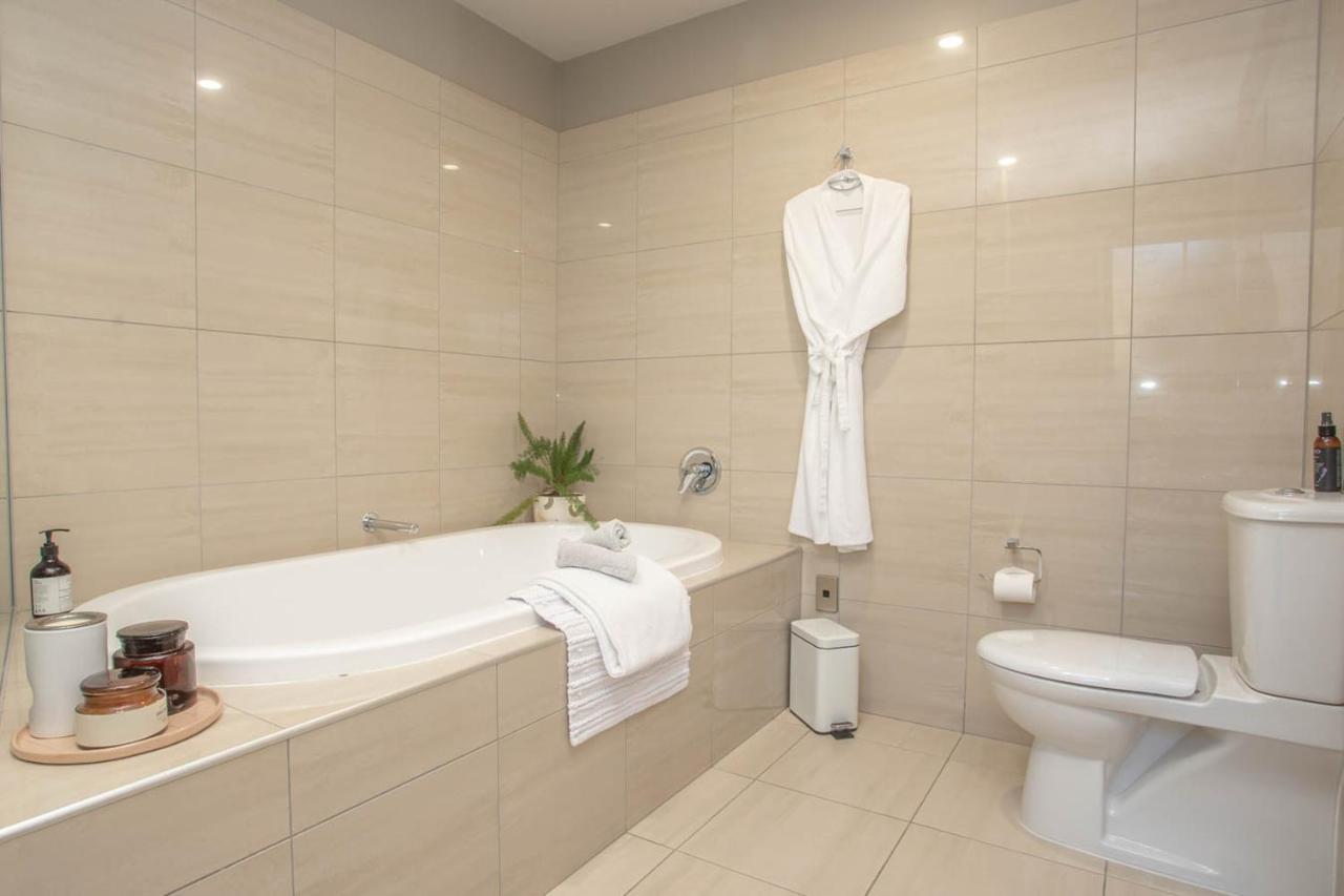 Dunluce Boutique B&B เทอาเนา ภายนอก รูปภาพ